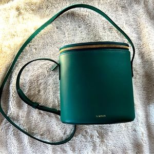 NWT Cuero & Mor Mini Leather Bucket Bag - Green
